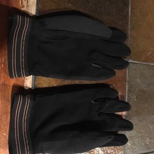 Ariat women’s equestrian gloves